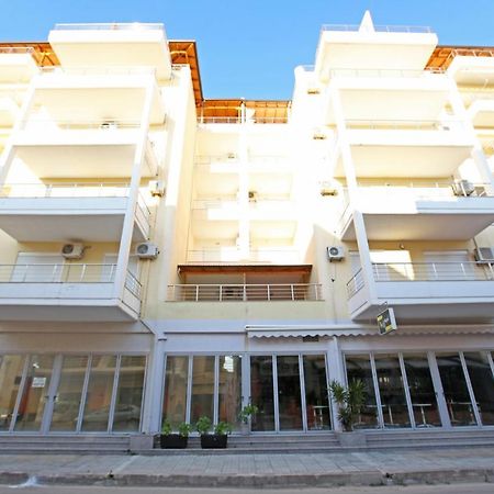 Teo Apartaments Sarandë エクステリア 写真