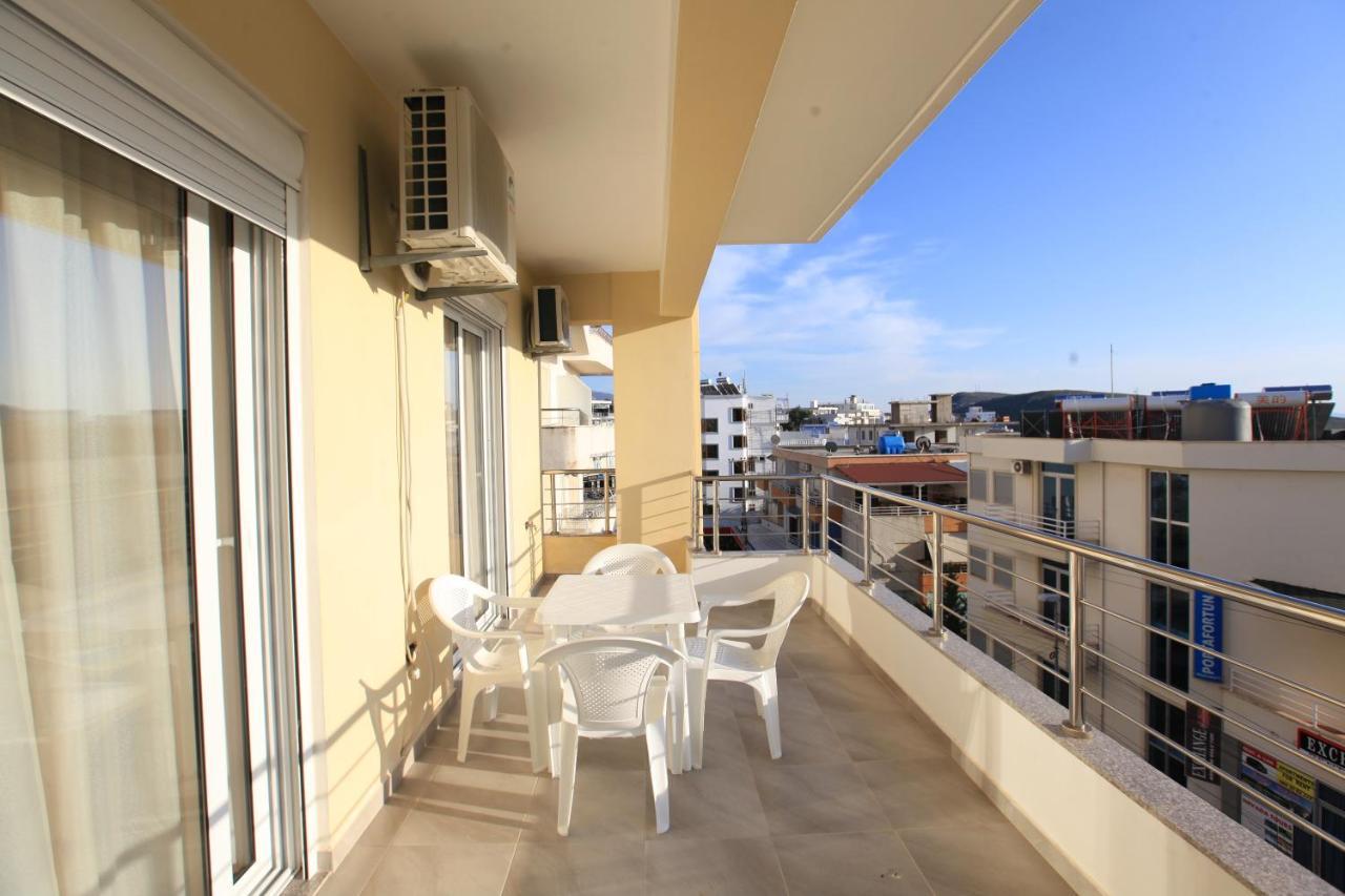 Teo Apartaments Sarandë エクステリア 写真