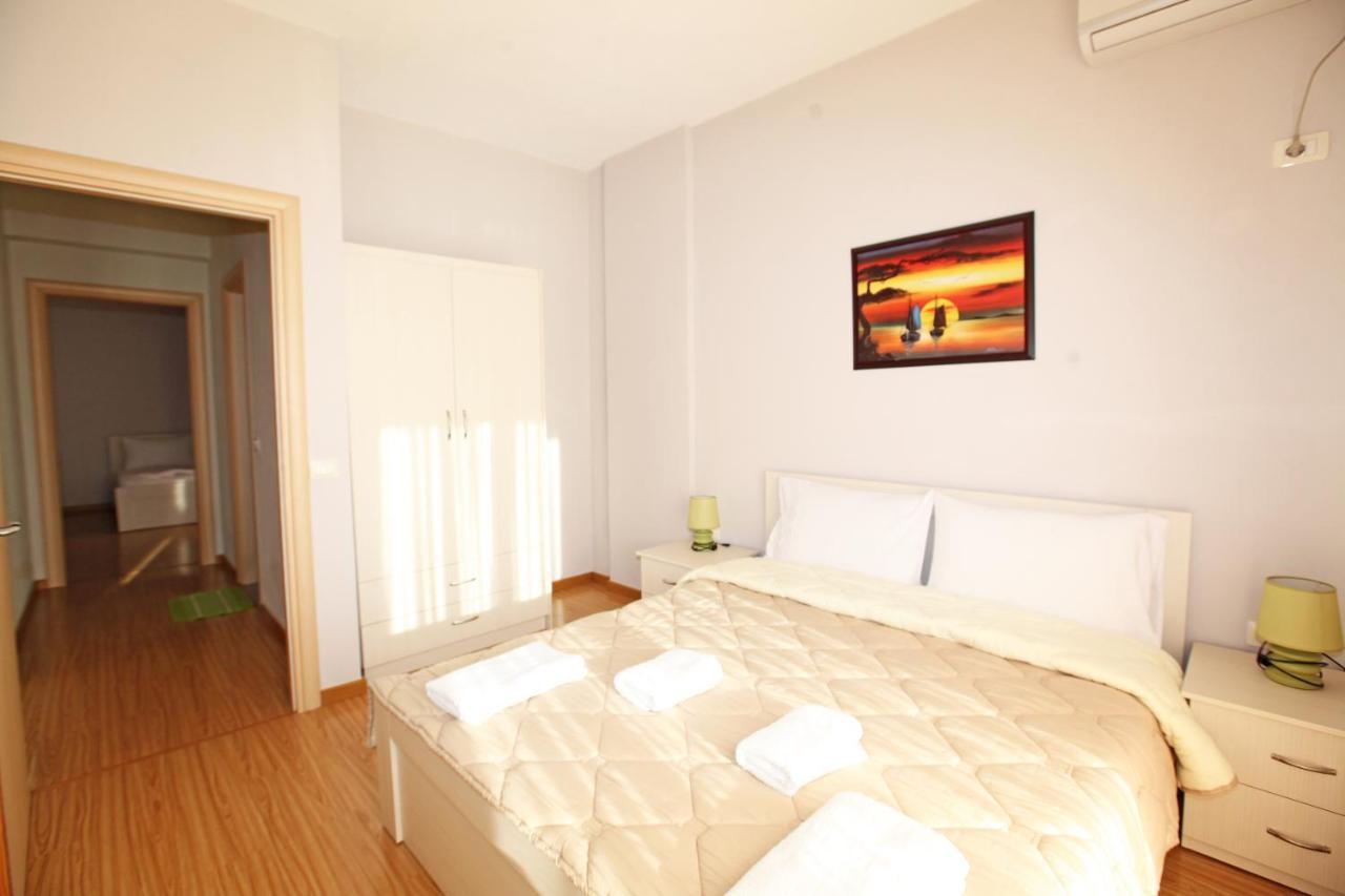 Teo Apartaments Sarandë エクステリア 写真