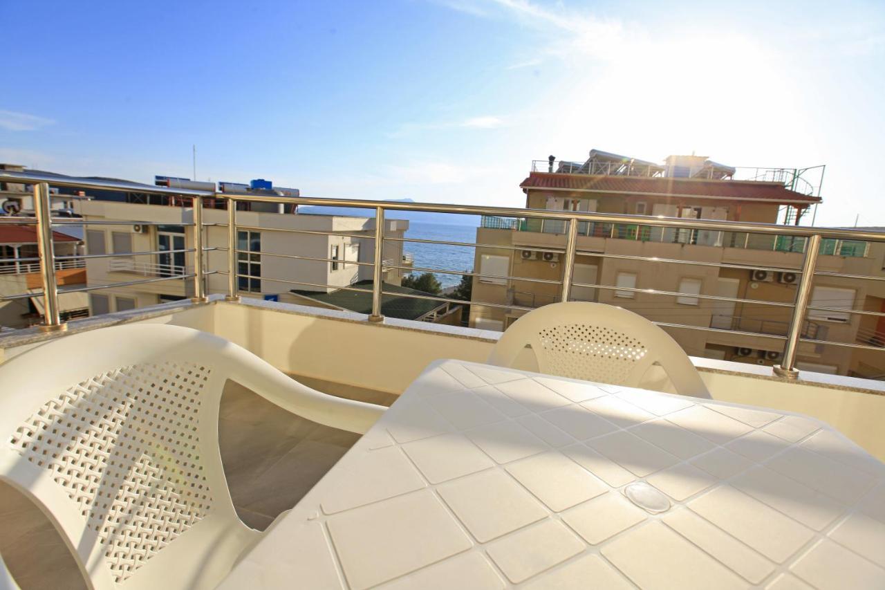 Teo Apartaments Sarandë エクステリア 写真