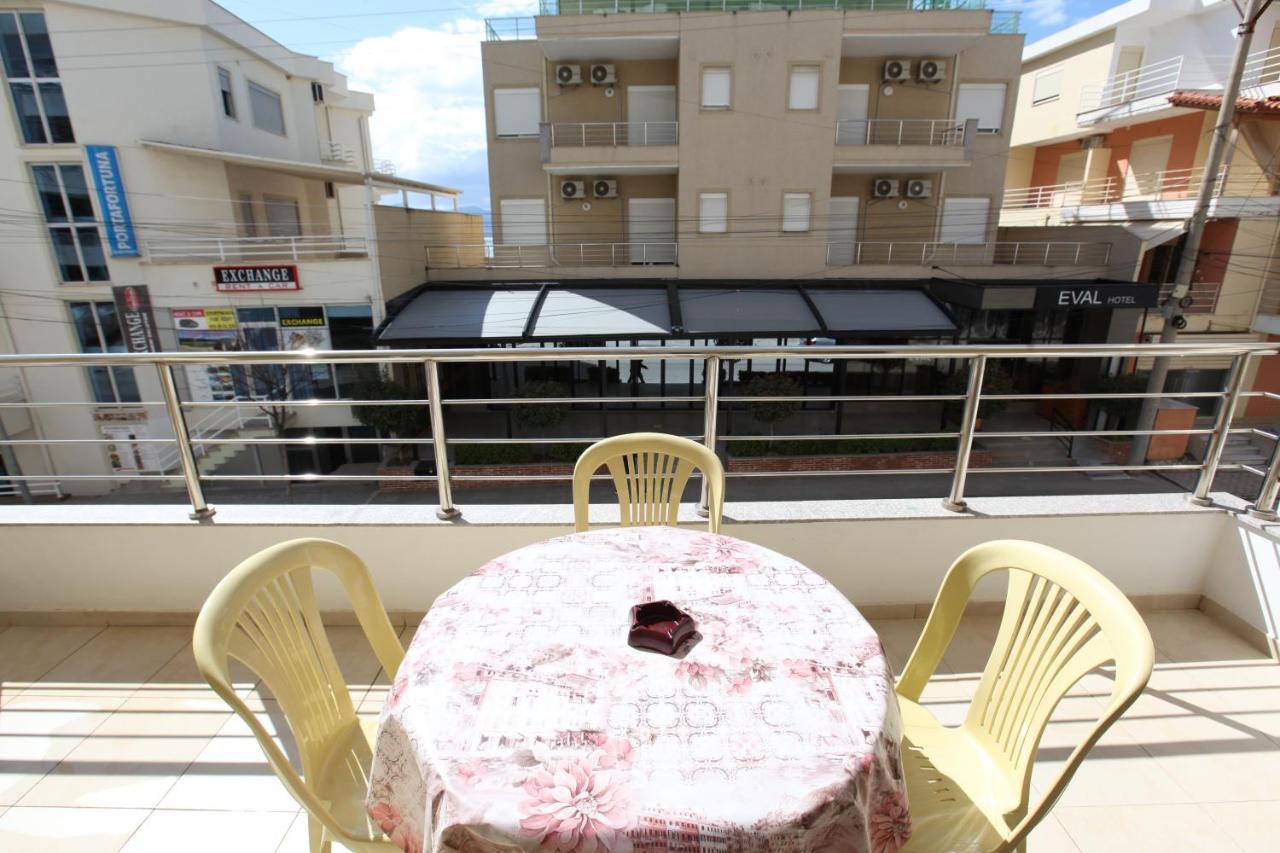 Teo Apartaments Sarandë エクステリア 写真