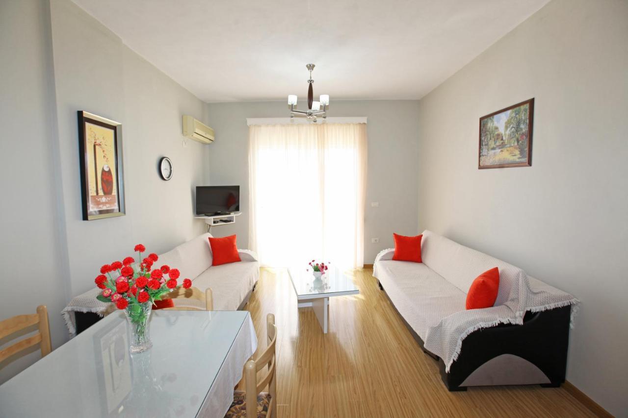 Teo Apartaments Sarandë エクステリア 写真