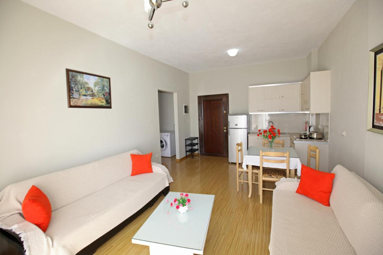 Teo Apartaments Sarandë エクステリア 写真