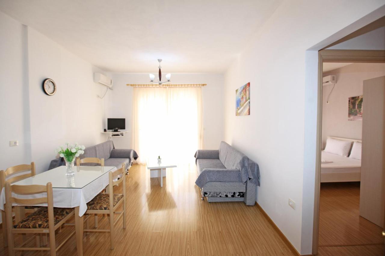 Teo Apartaments Sarandë エクステリア 写真