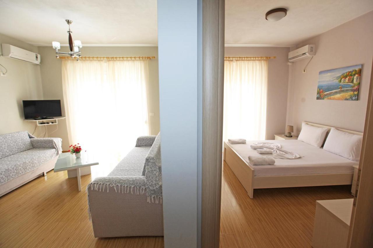 Teo Apartaments Sarandë エクステリア 写真
