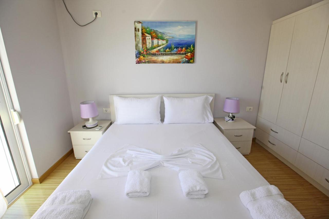 Teo Apartaments Sarandë エクステリア 写真