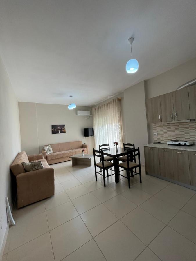 Teo Apartaments Sarandë エクステリア 写真