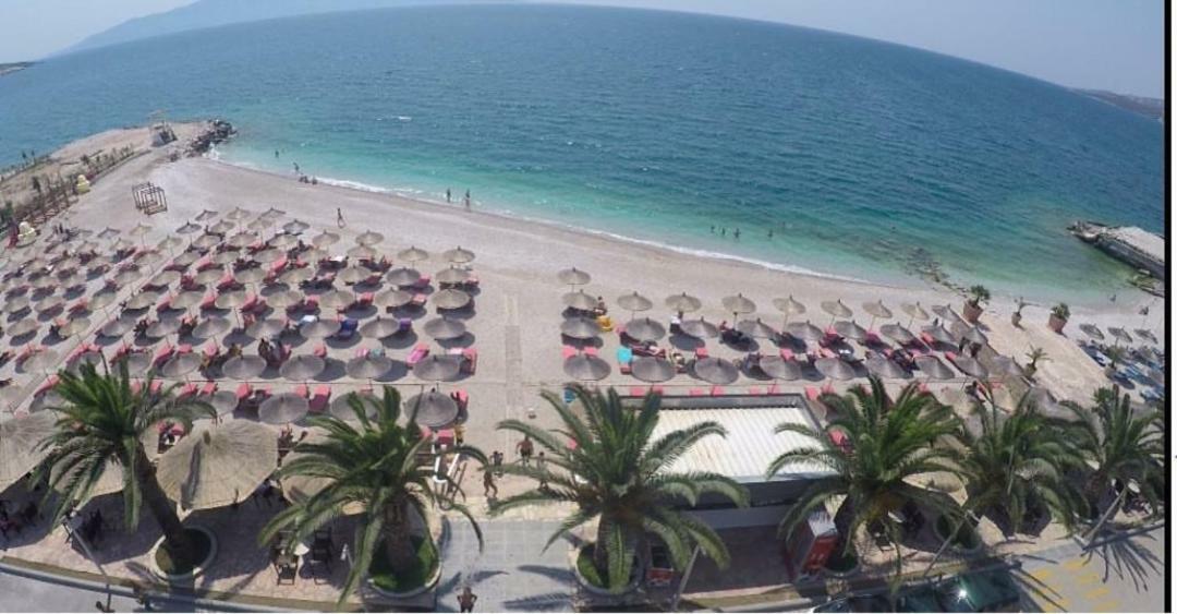 Teo Apartaments Sarandë エクステリア 写真