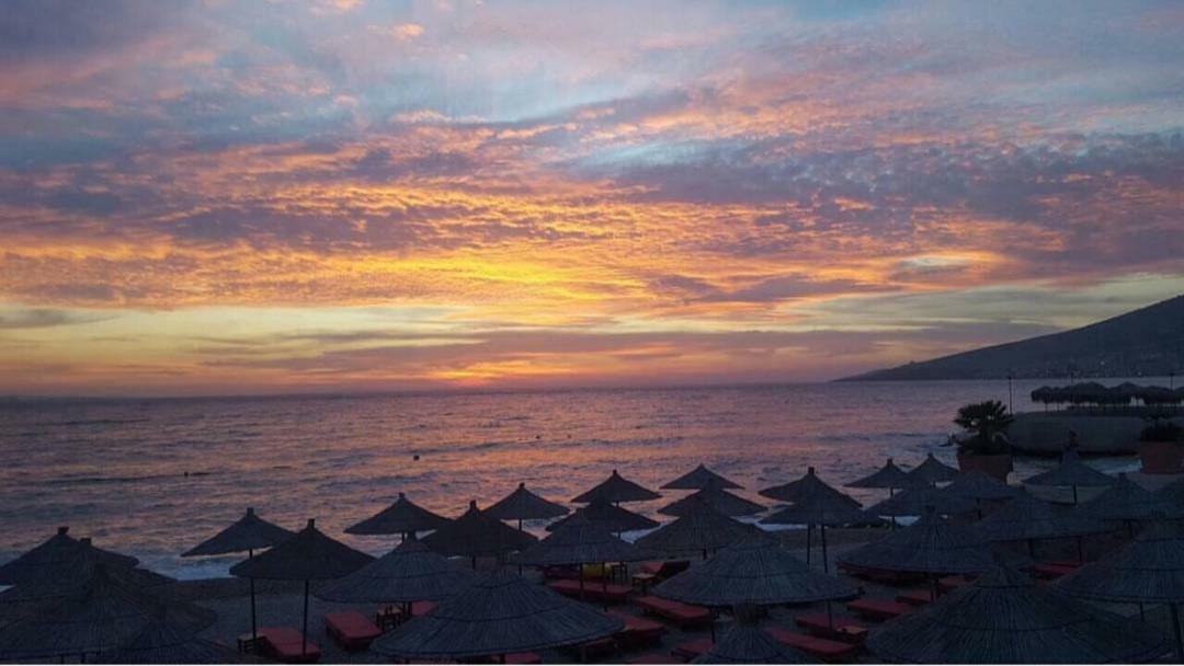 Teo Apartaments Sarandë エクステリア 写真